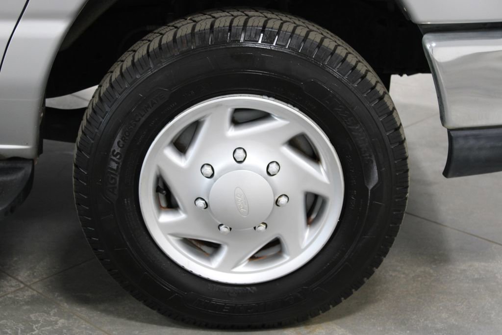 Used 2012 Ford E-350 and Econoline 350 XLT image 12