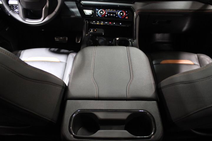 Certified 2024 GMC Sierra 1500 AT4 w/ Technology Package image 34