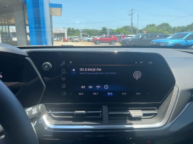 Used 2025 Chevrolet Trax ACTIV w/ Sunroof Package FWD image 19