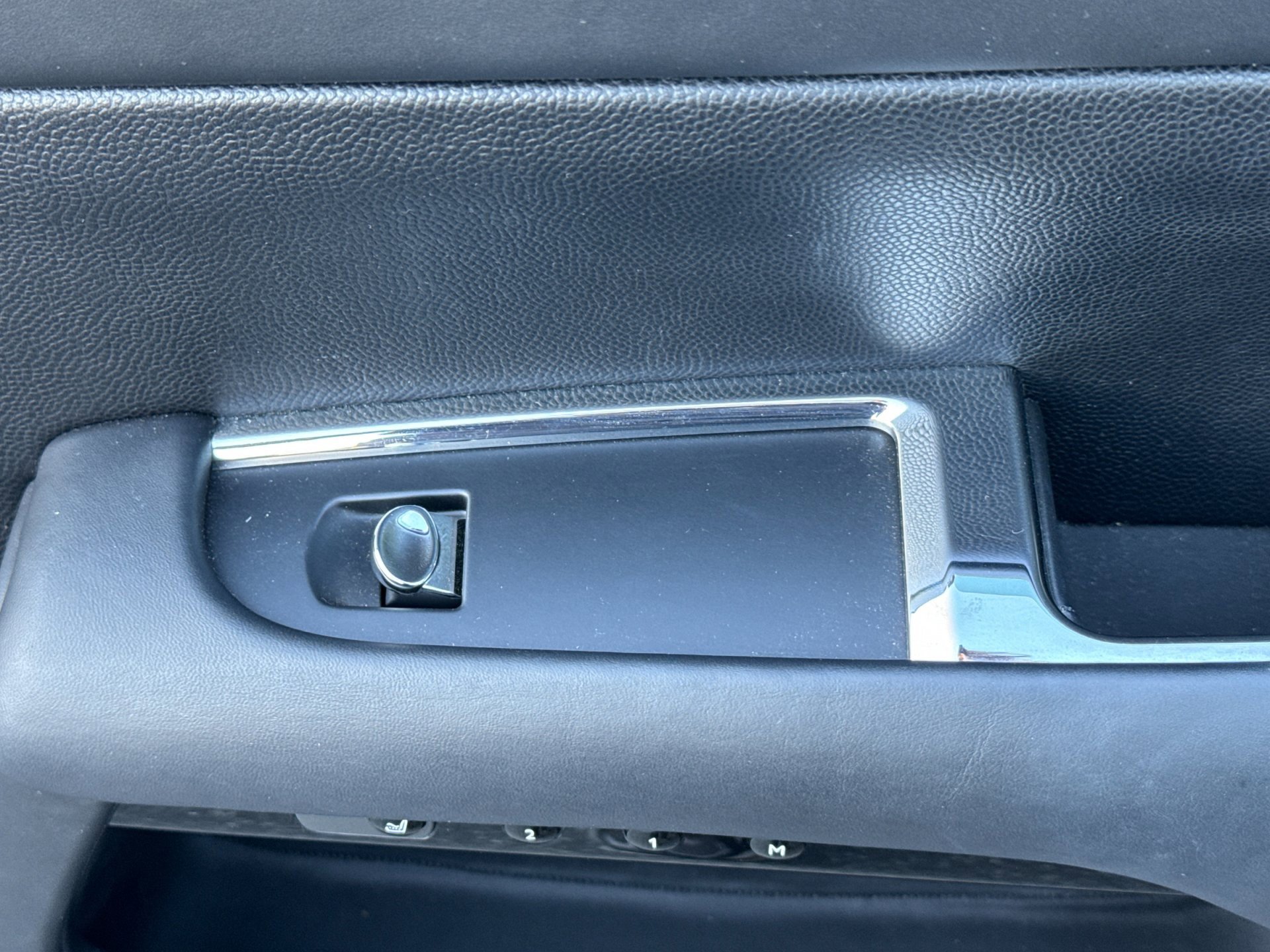 Used 2020 Rolls-Royce Dawn image 16
