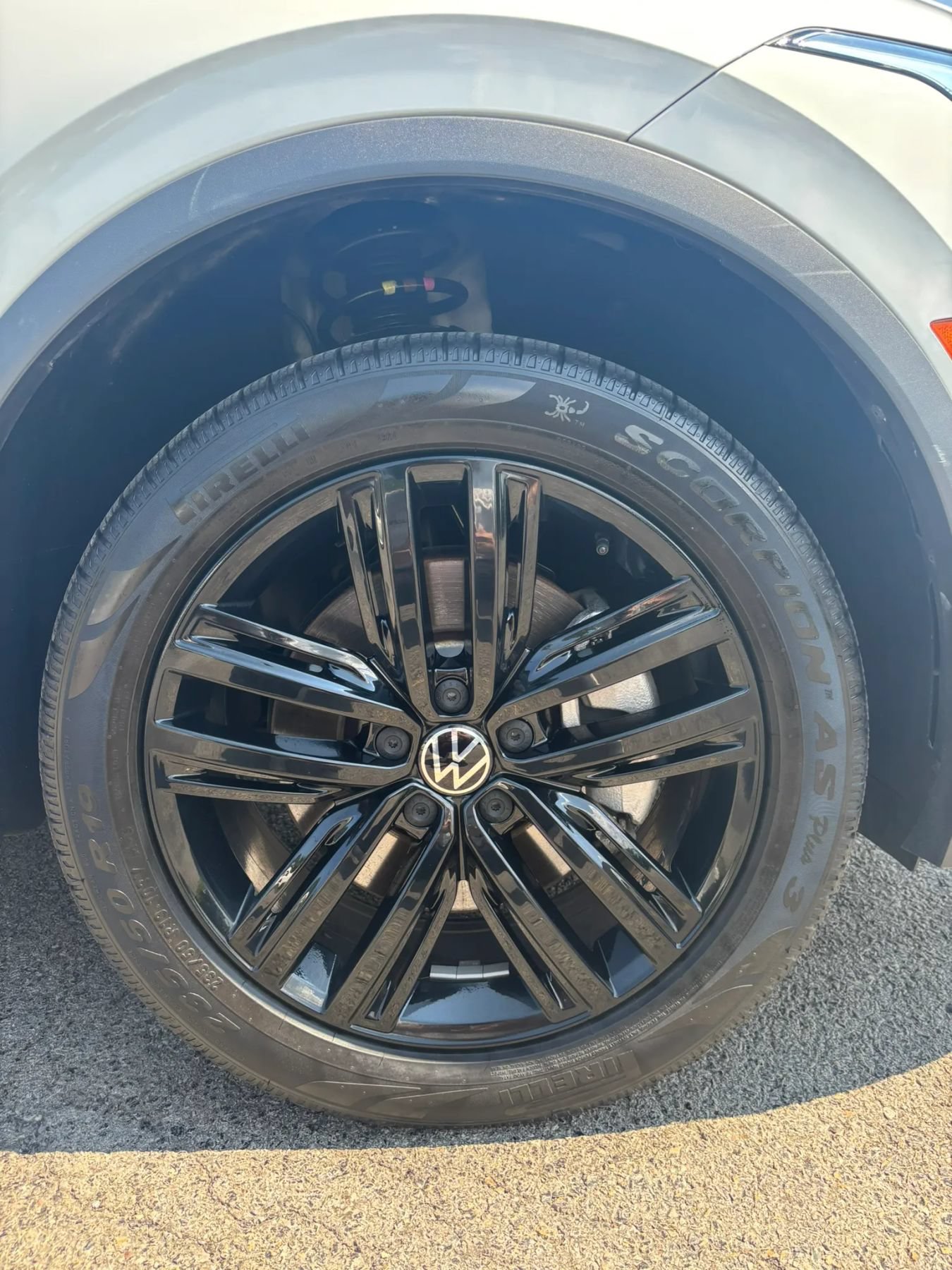 Used 2022 Volkswagen Tiguan SE R-Line AWD/4WD image 33
