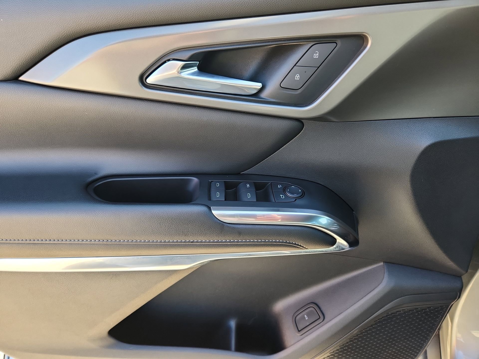 Used 2024 Chevrolet Traverse LT image 15