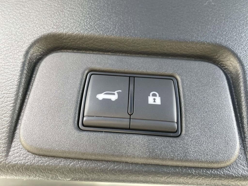 Used 2024 Nissan Rogue SL w/ SL Premium Package image 10