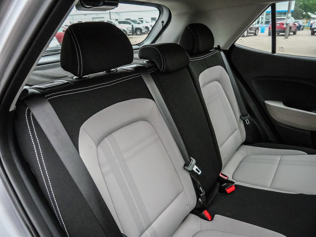 Used 2025 Hyundai Venue SEL FWD image 35