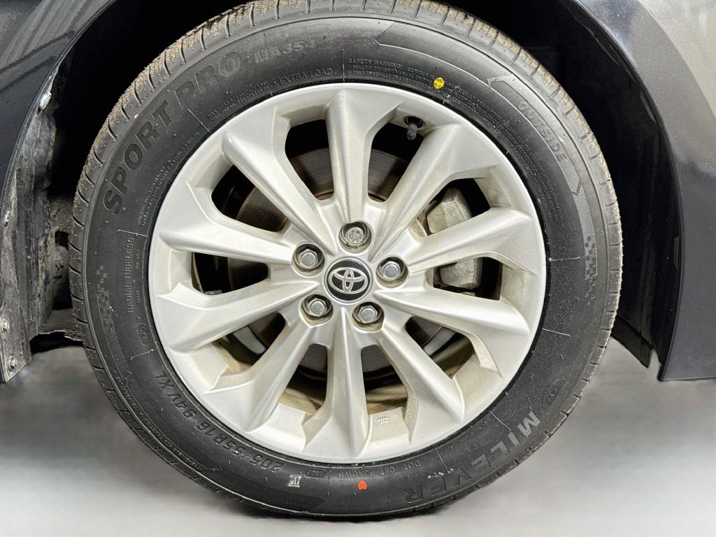 Used 2021 Toyota Corolla LE w/ LE Convenience Package FWD image 31