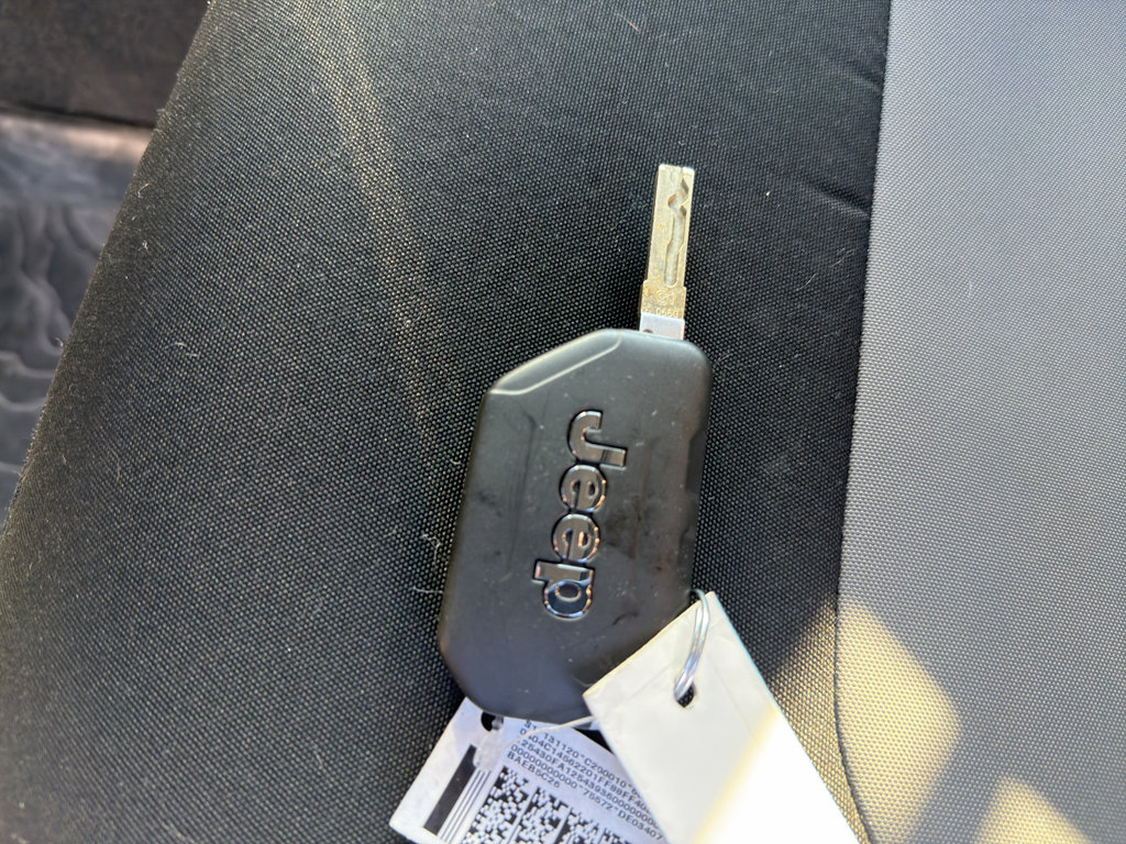 Used 2021 Jeep Gladiator Sport image 17