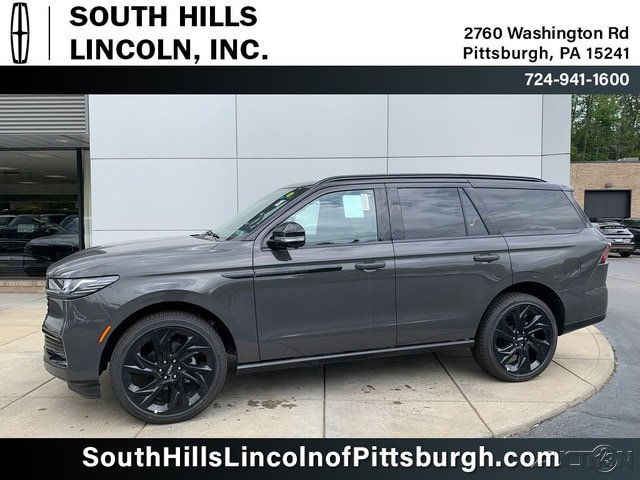 New 2026 Lincoln Navigator Black Label AWD/4WD image 1