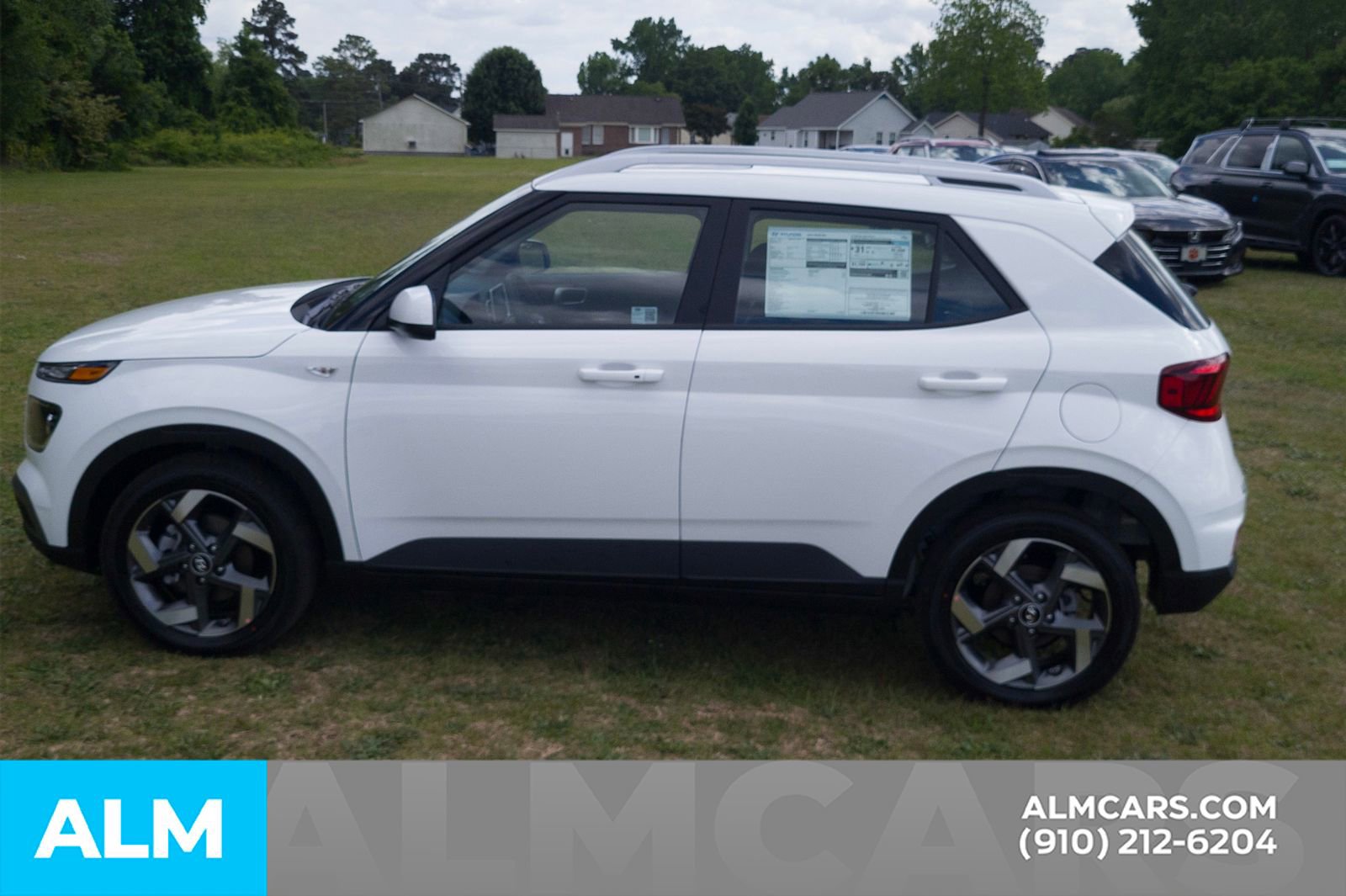 Certified 2025 Hyundai Venue SEL image 10