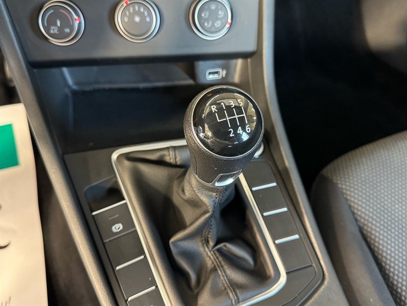 Used 2019 Volkswagen Jetta S w/ Driver Assistance Package FWD image 17