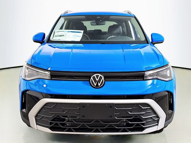 New 2025 Volkswagen Taos SE image 2