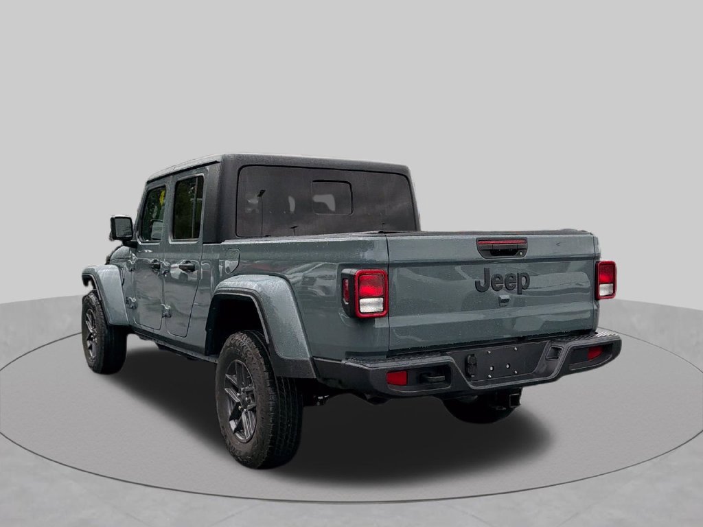 Used 2024 Jeep Gladiator Sport w/ Dual Top Group AWD/4WD image 6