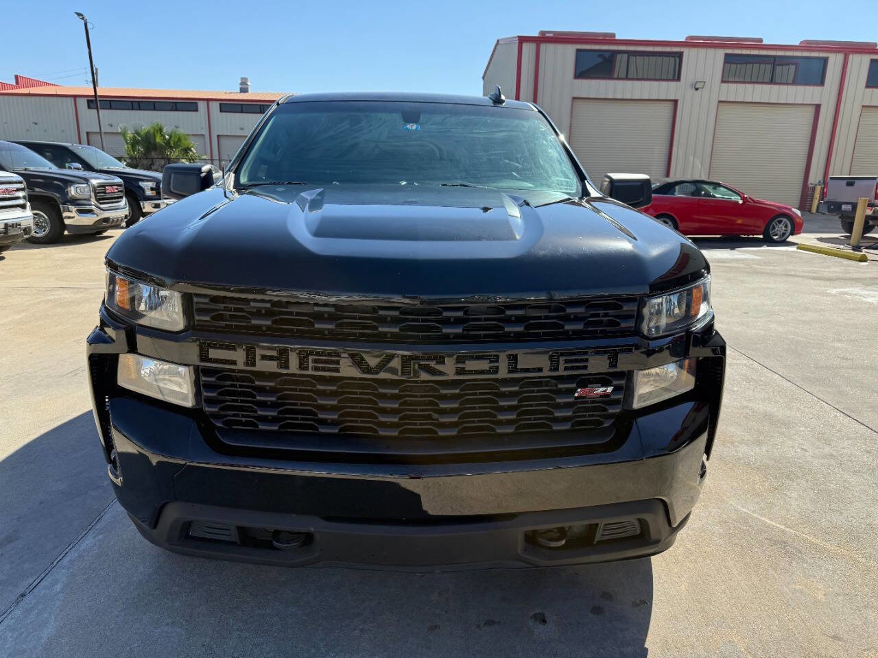 Used 2020 Chevrolet Silverado 1500 Custom w/ Custom Value Package image 2