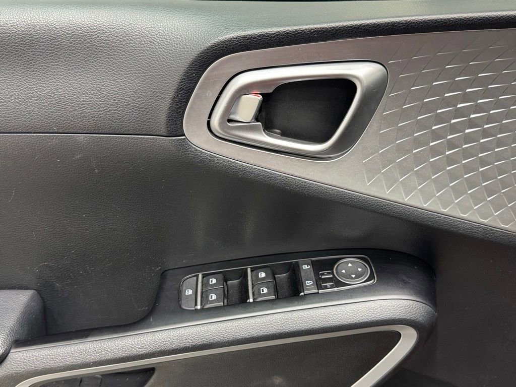 Used 2023 Kia Soul LX w/ Option Group 015 image 12