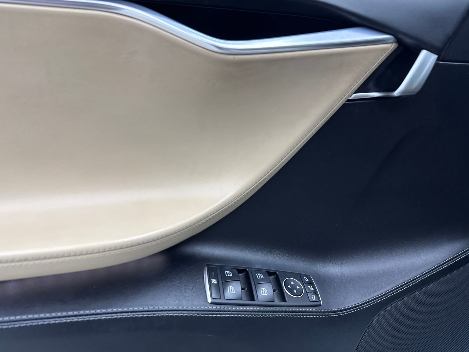 Used 2017 Tesla Model S 75 image 39