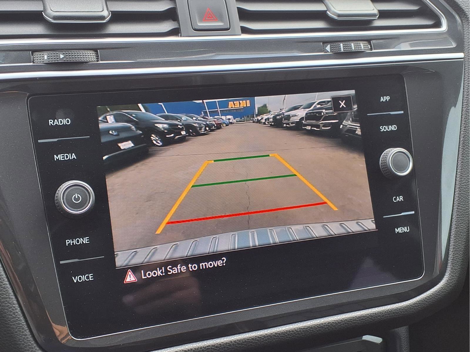 Used 2024 Volkswagen Tiguan SE w/ MDO Package, Three-Row FWD image 18