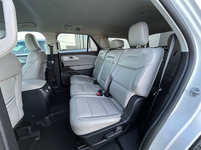 Used 2025 Ford Explorer Active w/ Active Comfort Package image 39