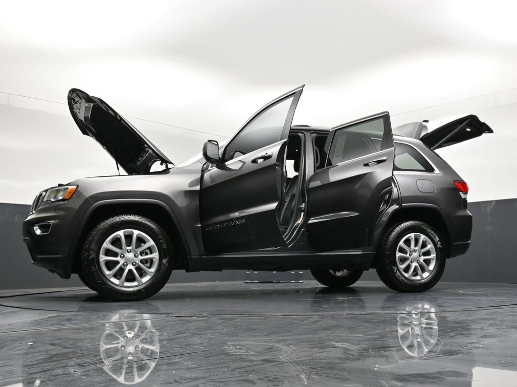 Used 2021 Jeep Grand Cherokee Laredo X image 39