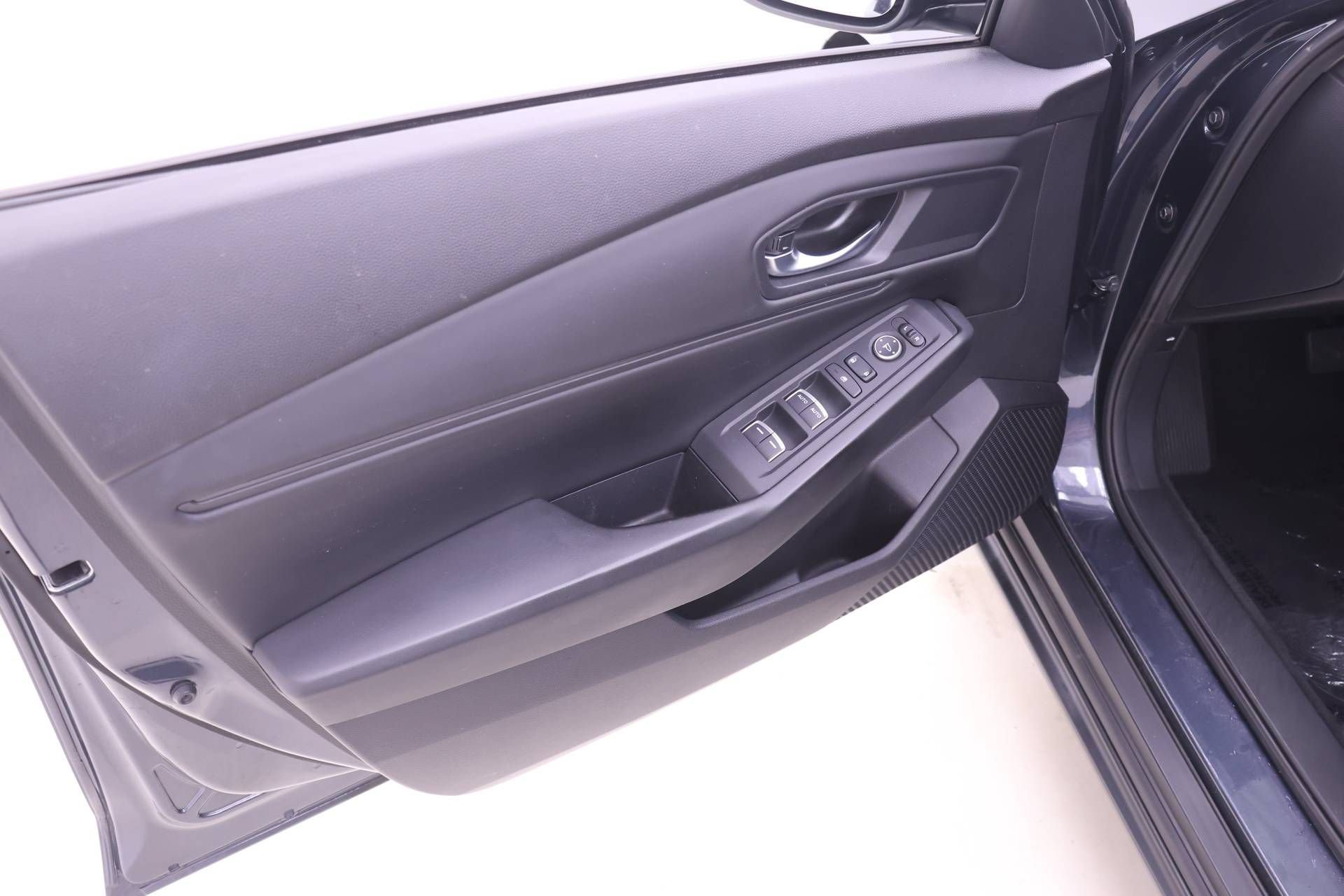 Certified 2023 Honda Accord EX image 9