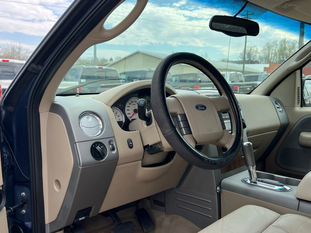 Used 2004 Ford F150 Lariat image 12