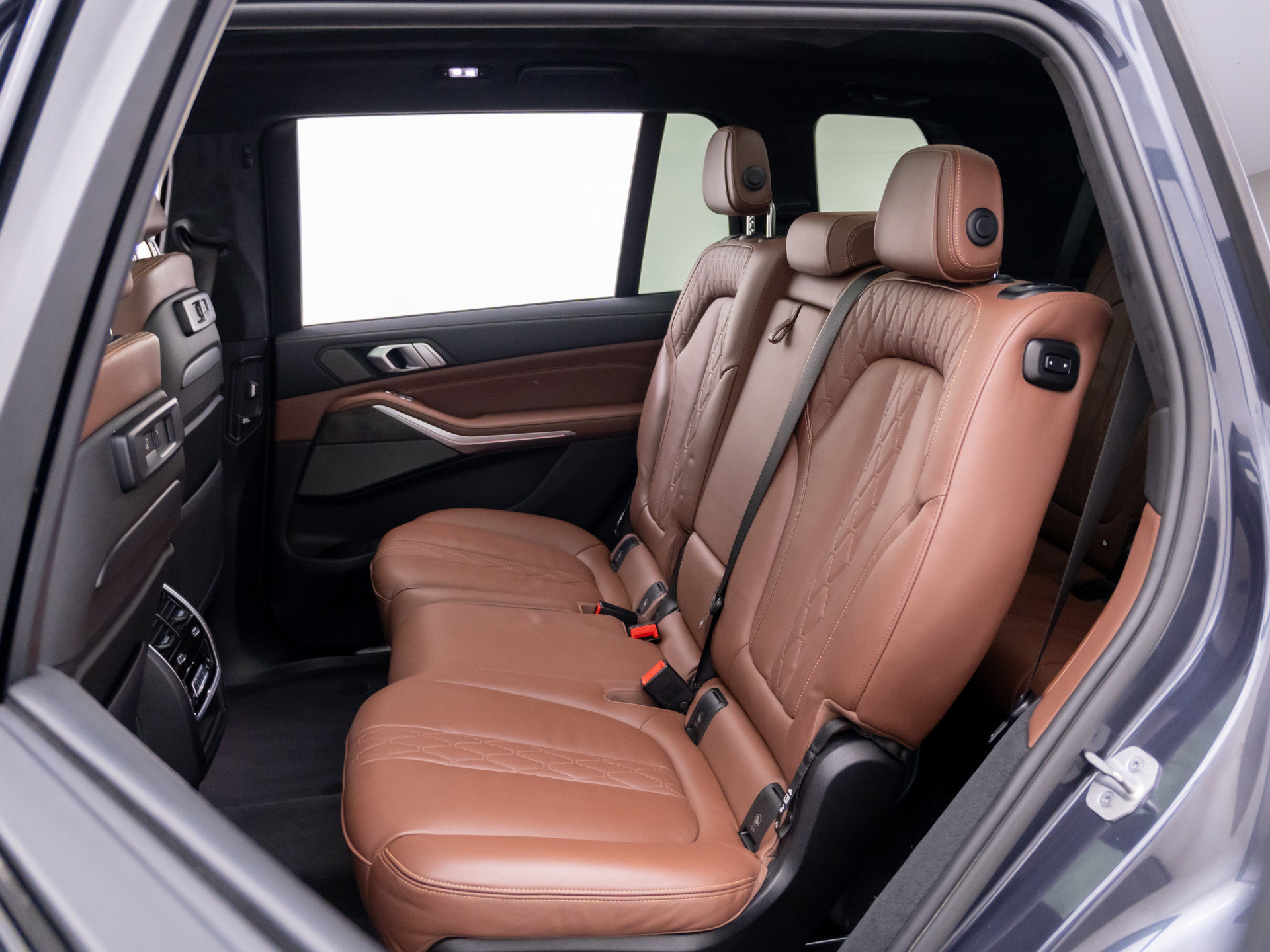 Used 2021 BMW X7 M50i AWD/4WD image 18