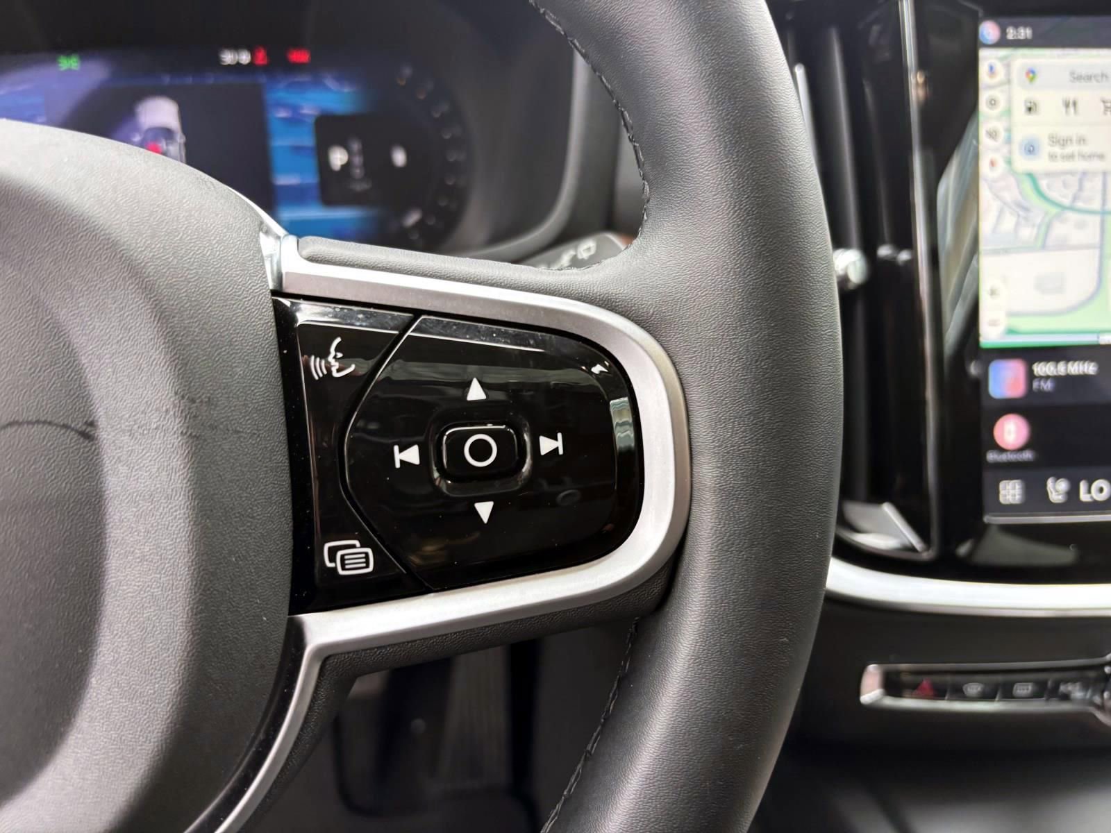 Used 2025 Volvo V60 B5 Cross Country Plus image 16