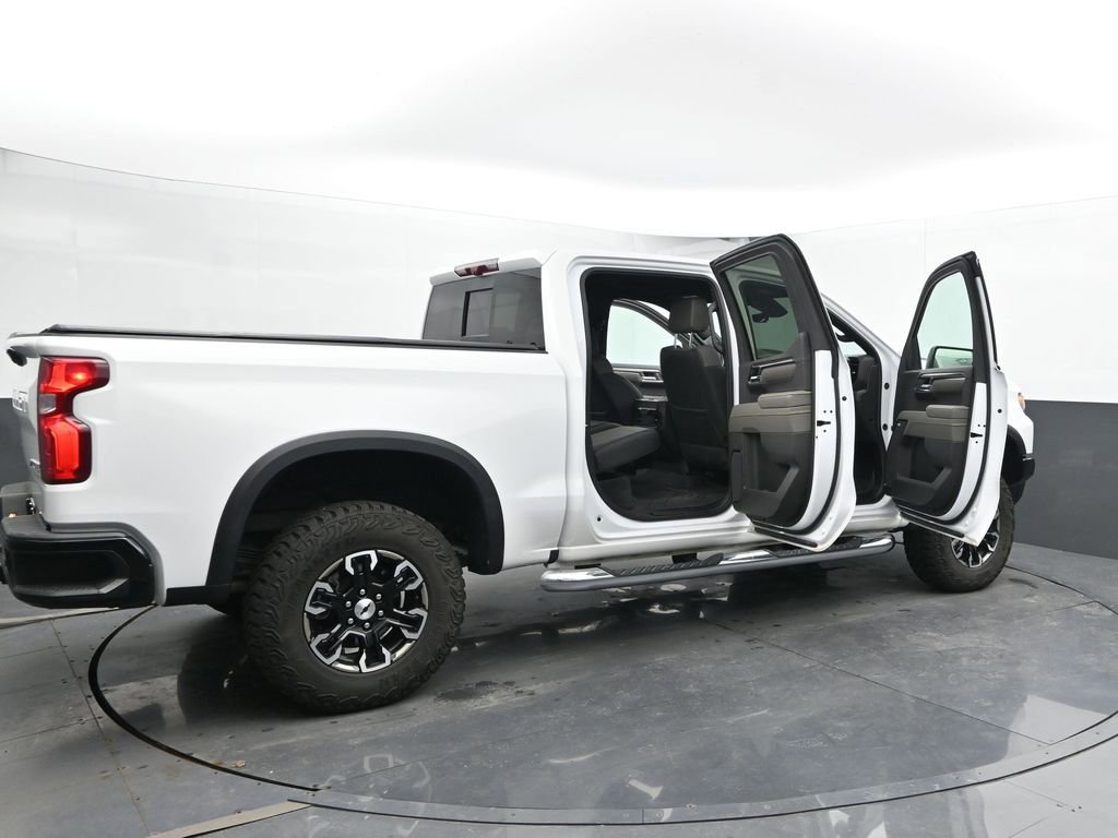 Used 2024 Chevrolet Silverado 1500 ZR2 w/ Technology Package image 40