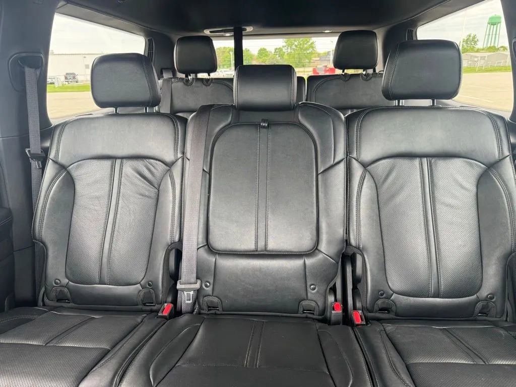 Used 2023 Jeep Wagoneer Series II AWD/4WD image 19