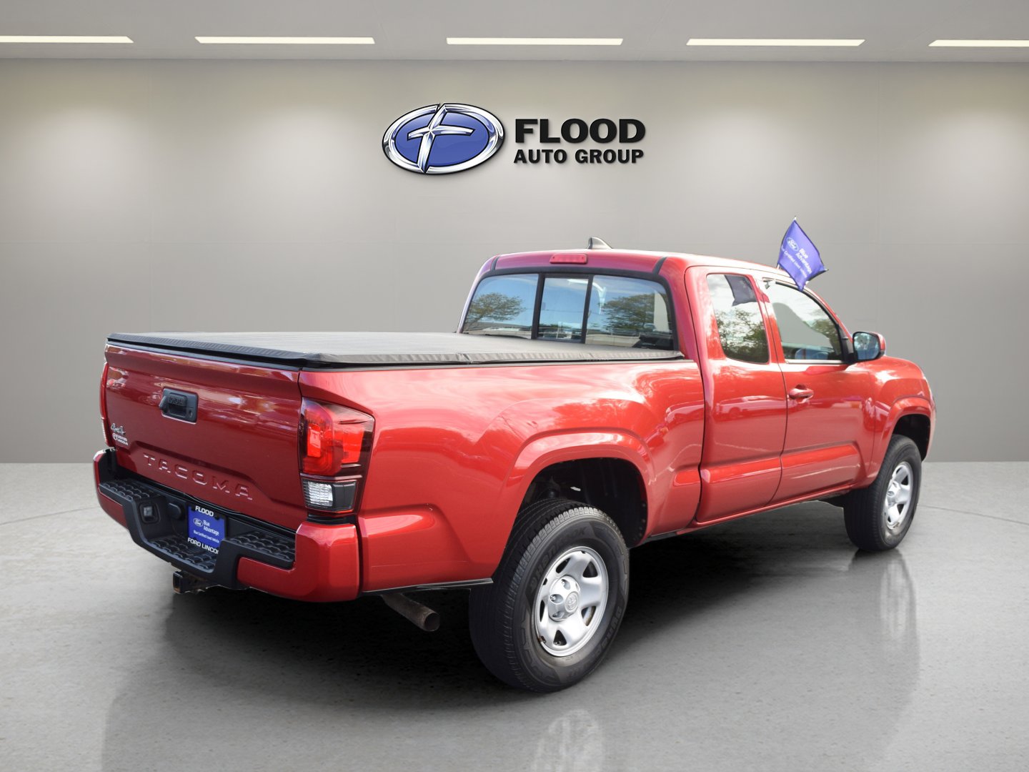 Used 2018 Toyota Tacoma SR w/ SR Convenience Package AWD/4WD image 4