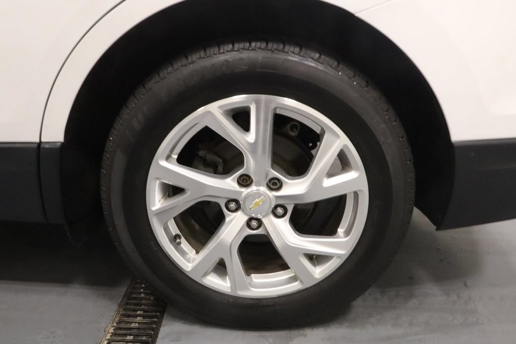 Used 2019 Chevrolet Equinox LT w/ Sun & Navigation Package AWD/4WD image 24