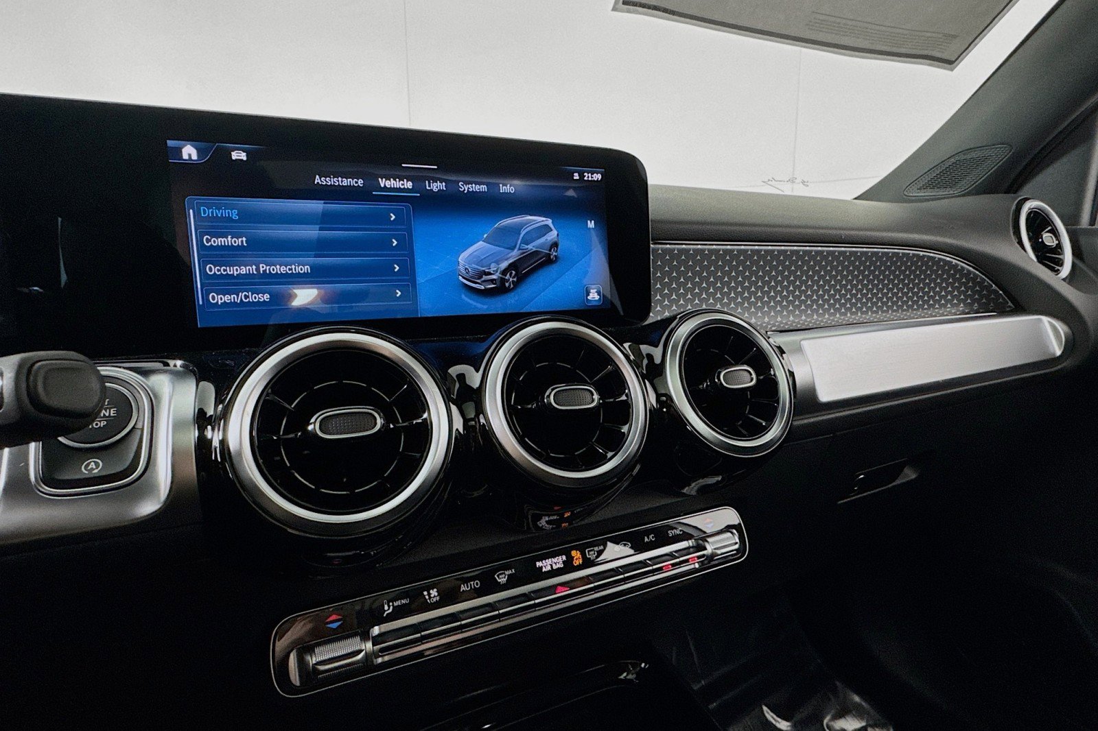 New 2026 Mercedes-Benz GLB 250 image 19