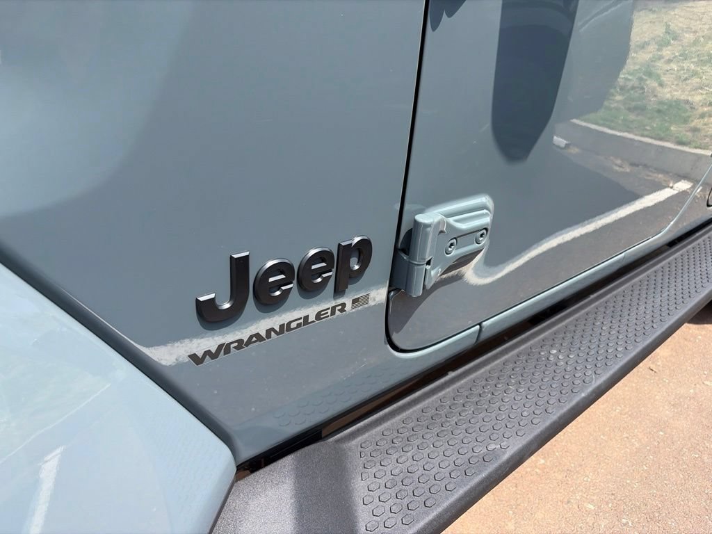 Used 2026 Jeep Wrangler Unlimited Sahara AWD/4WD image 5