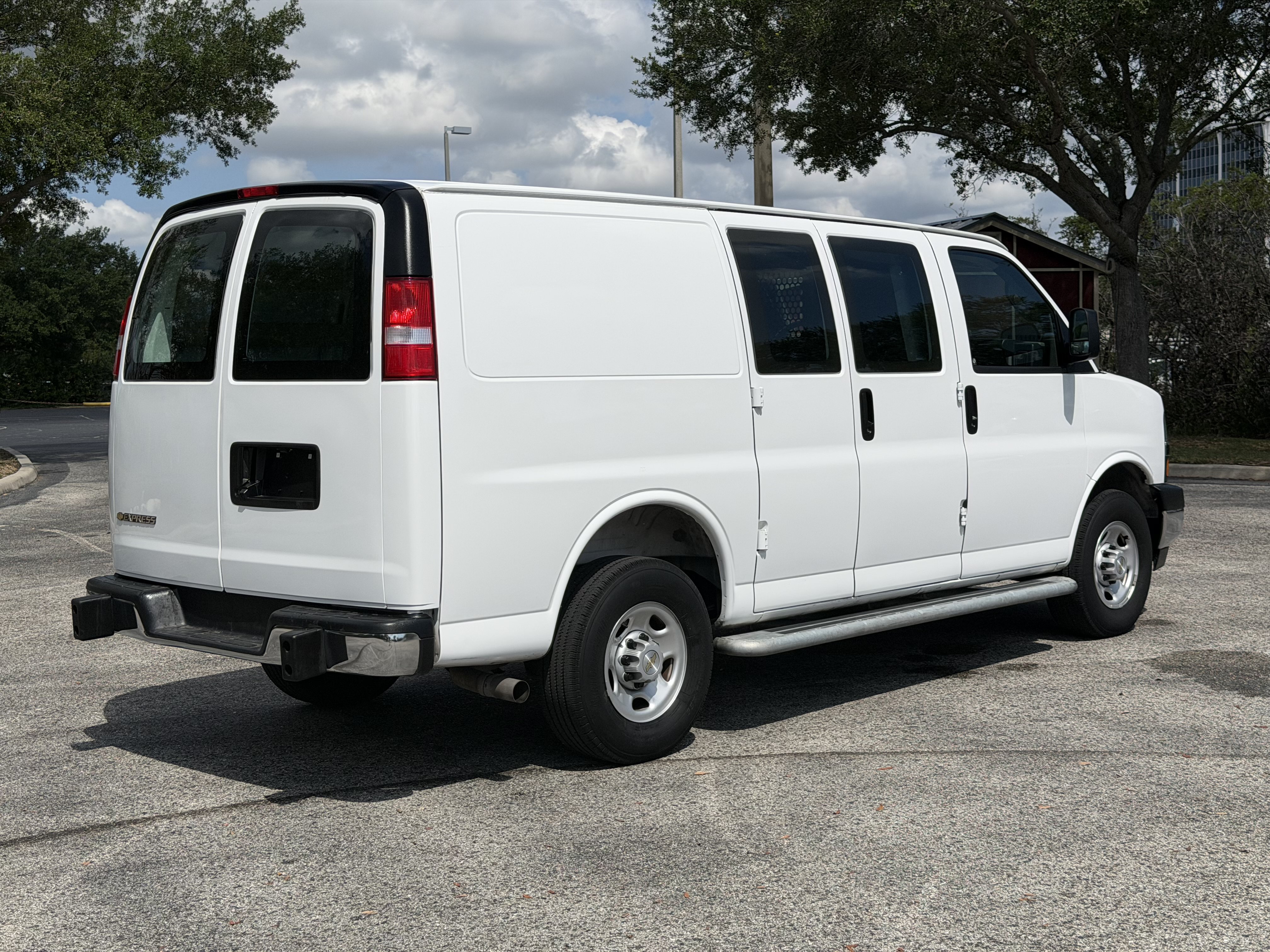 Used 2025 Chevrolet Express 2500 w/ Driver Convenience Package RWD image 6