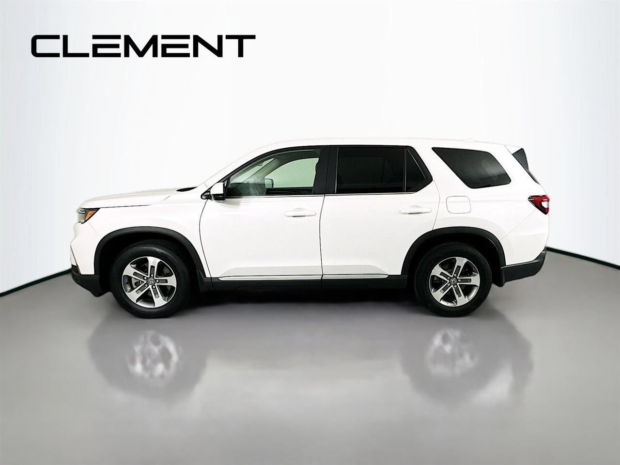 Used 2025 Honda Pilot EX-L image 6