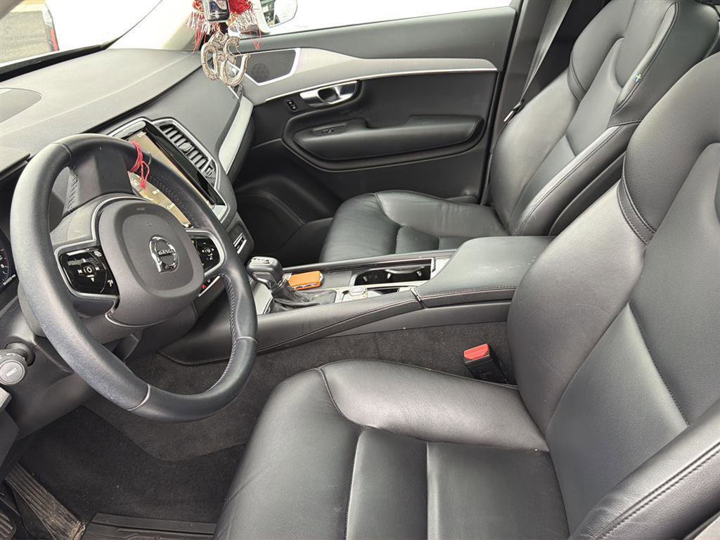 Used 2022 Volvo XC90 T5 Momentum w/ Advanced Package image 37