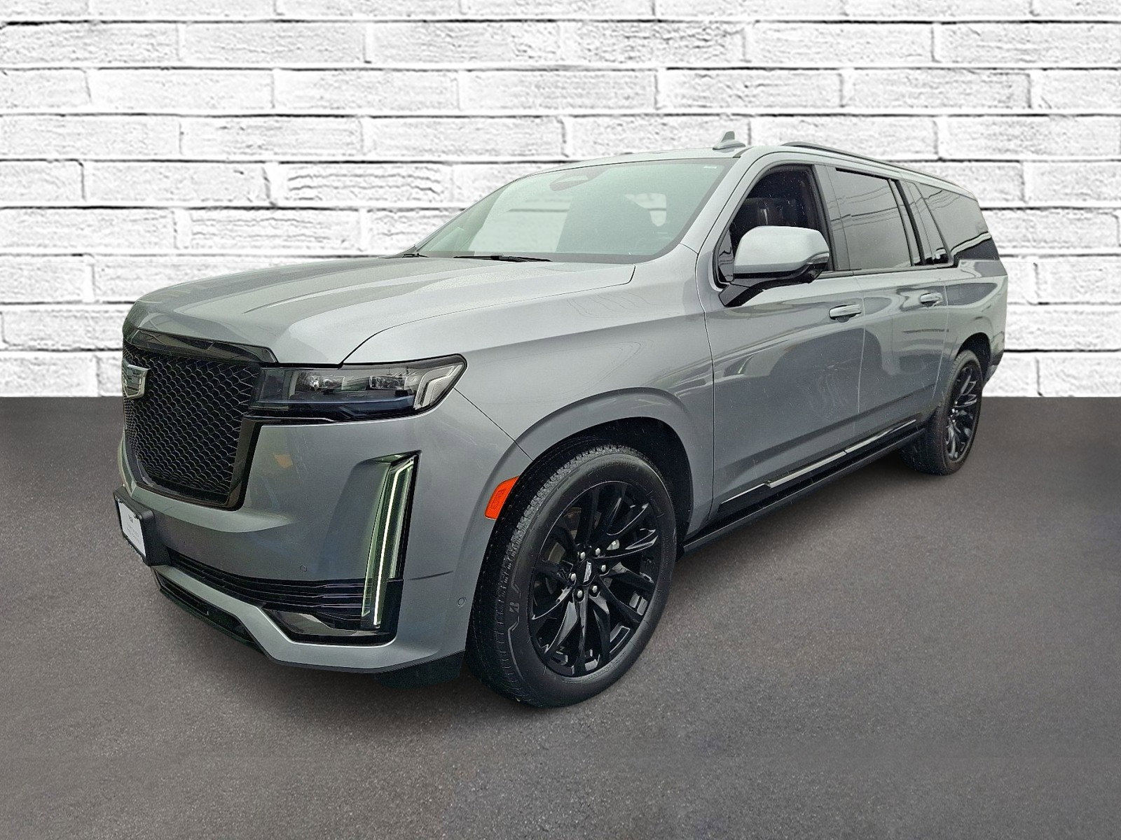 Used 2023 Cadillac Escalade ESV Sport Platinum w/ LPO, ONYX Package image 2