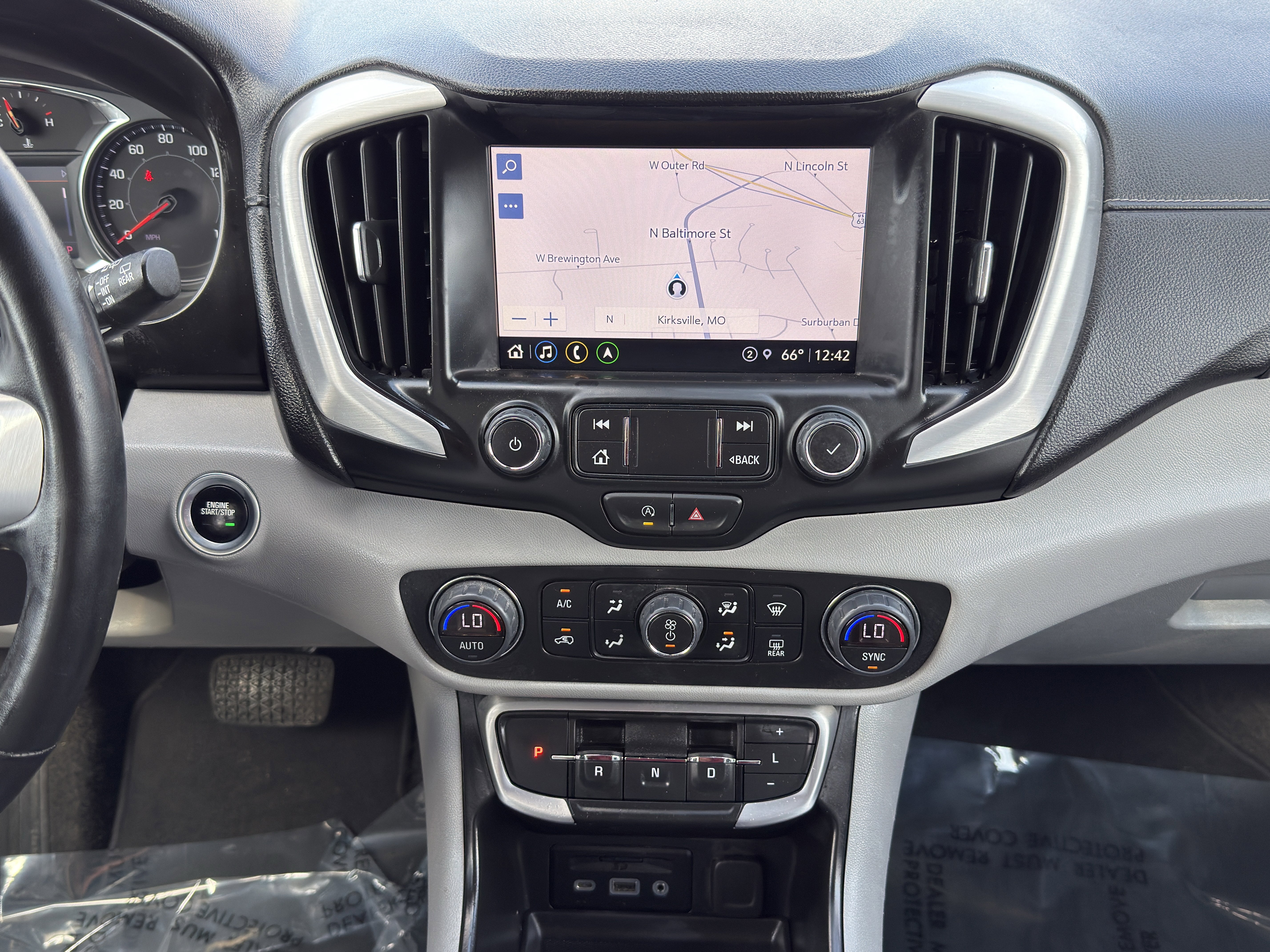 Used 2024 GMC Terrain SLT w/ Infotainment Package II image 33