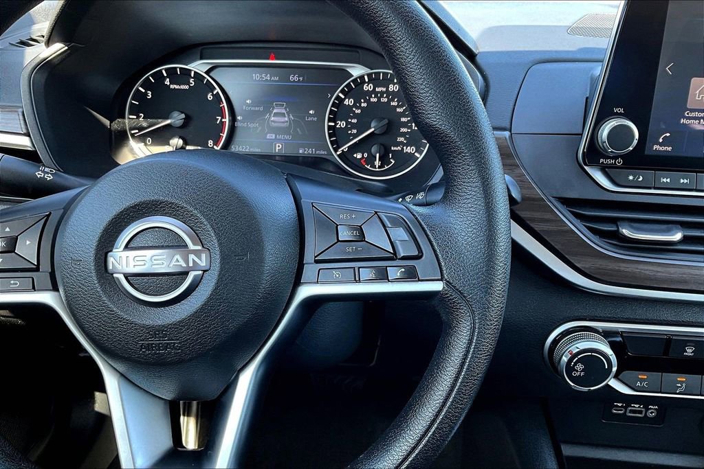 Used 2024 Nissan Altima 2.5 SV FWD image 13