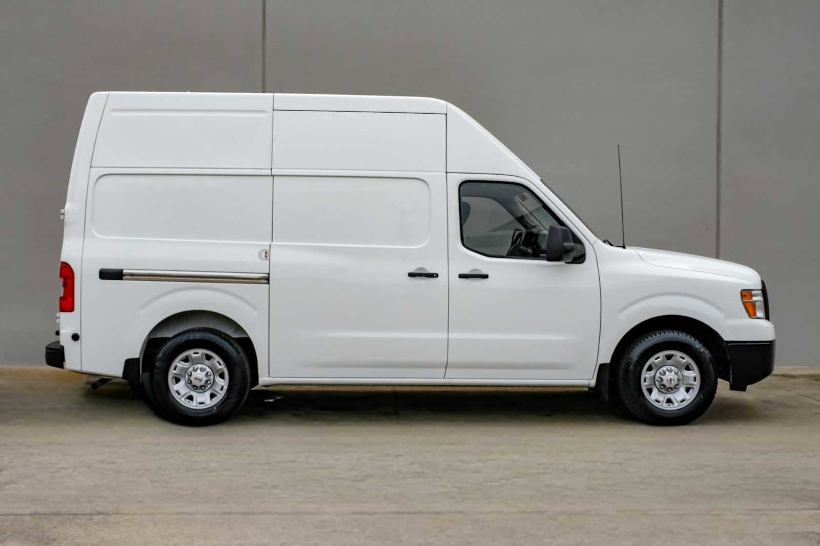 Used 2020 Nissan NV 2500 SV image 7