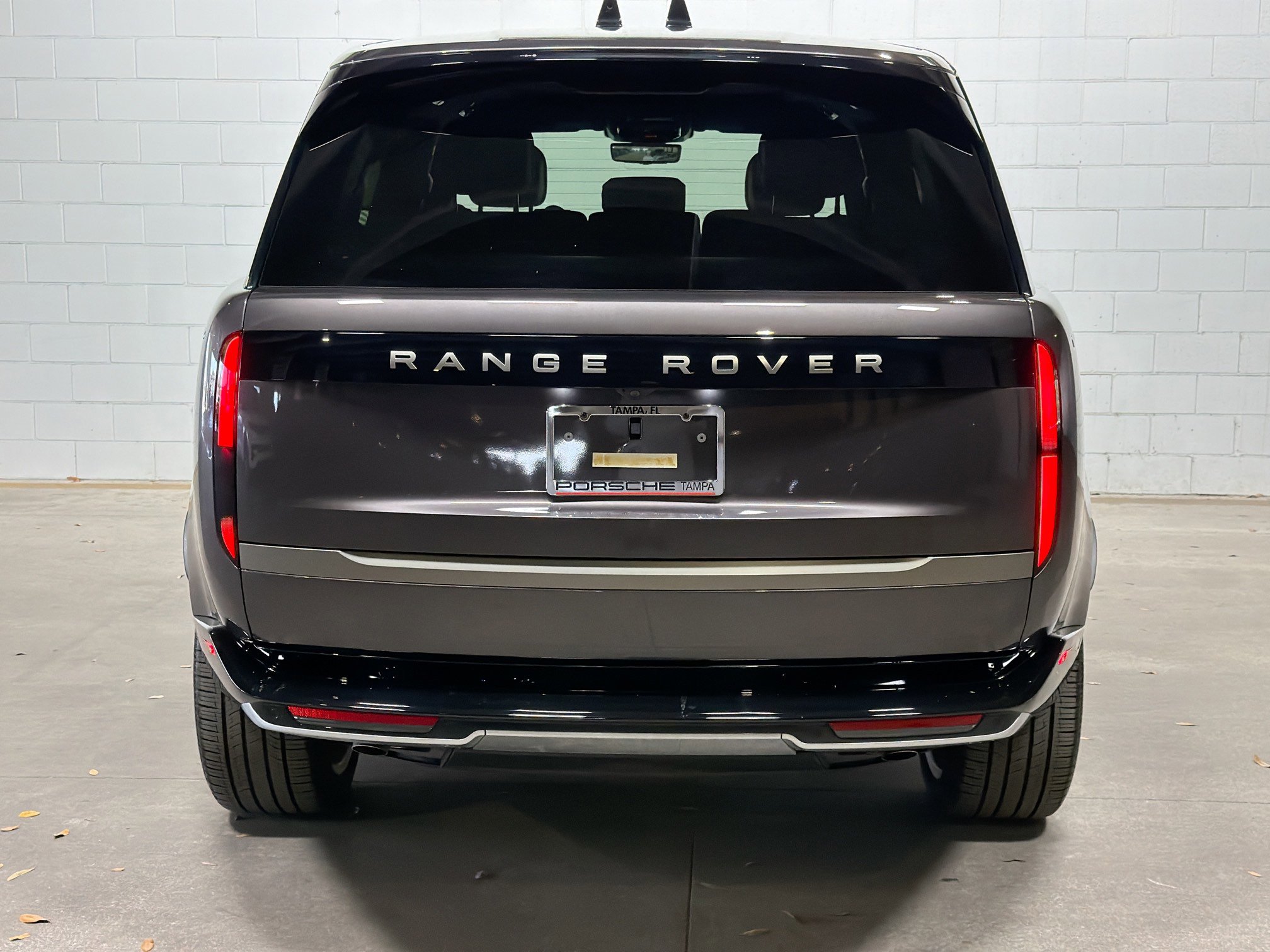 Used 2025 Land Rover Range Rover Long Wheelbase SE image 8