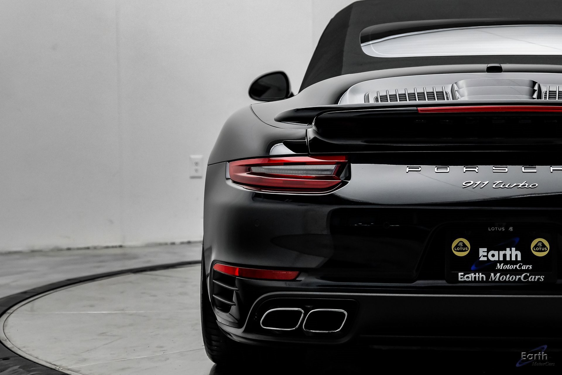 Used 2019 Porsche 911 Turbo image 16