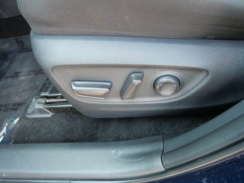 Certified 2025 Toyota RAV4 XLE AWD/4WD image 15