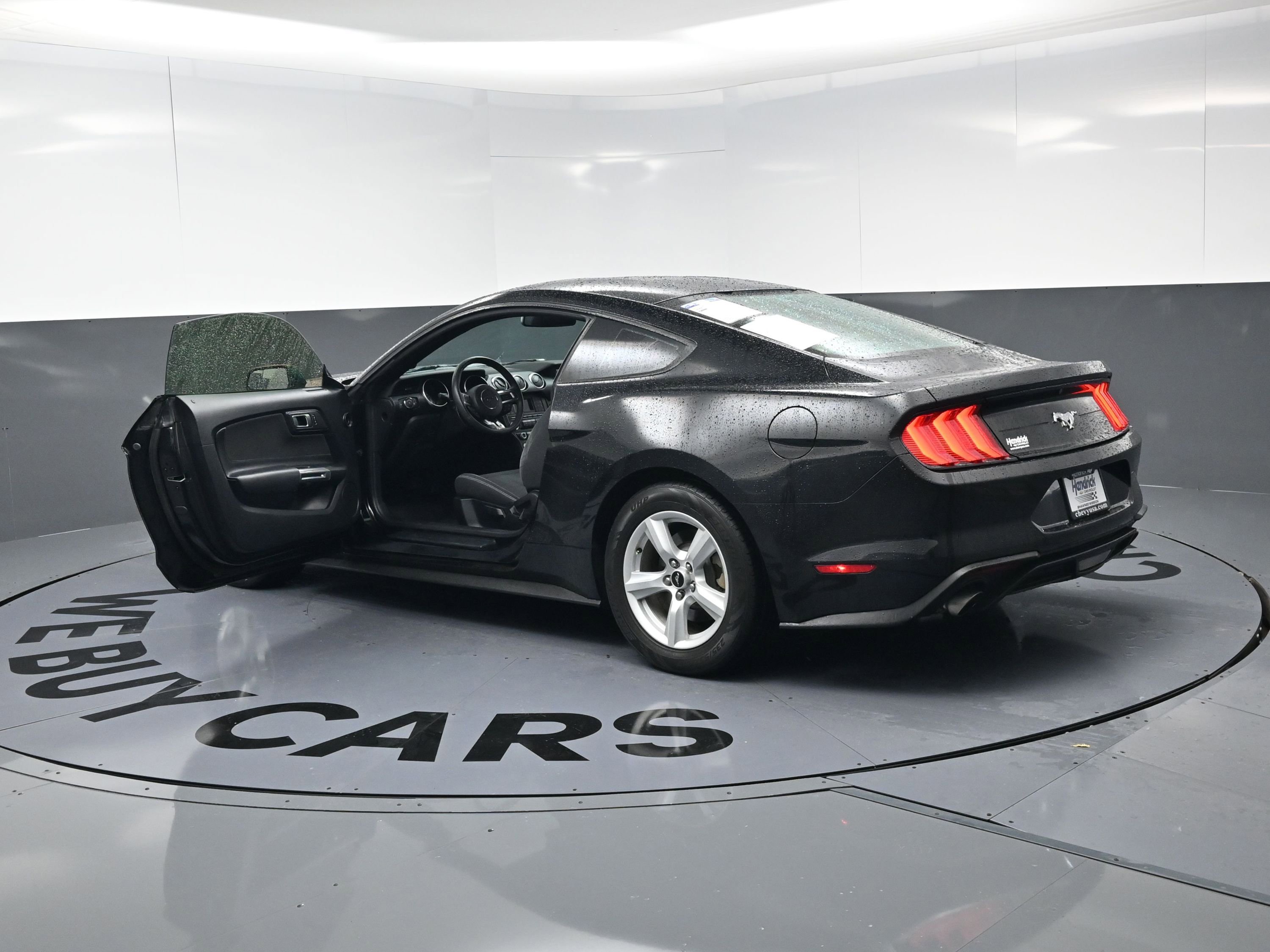 Used 2018 Ford Mustang Coupe image 25