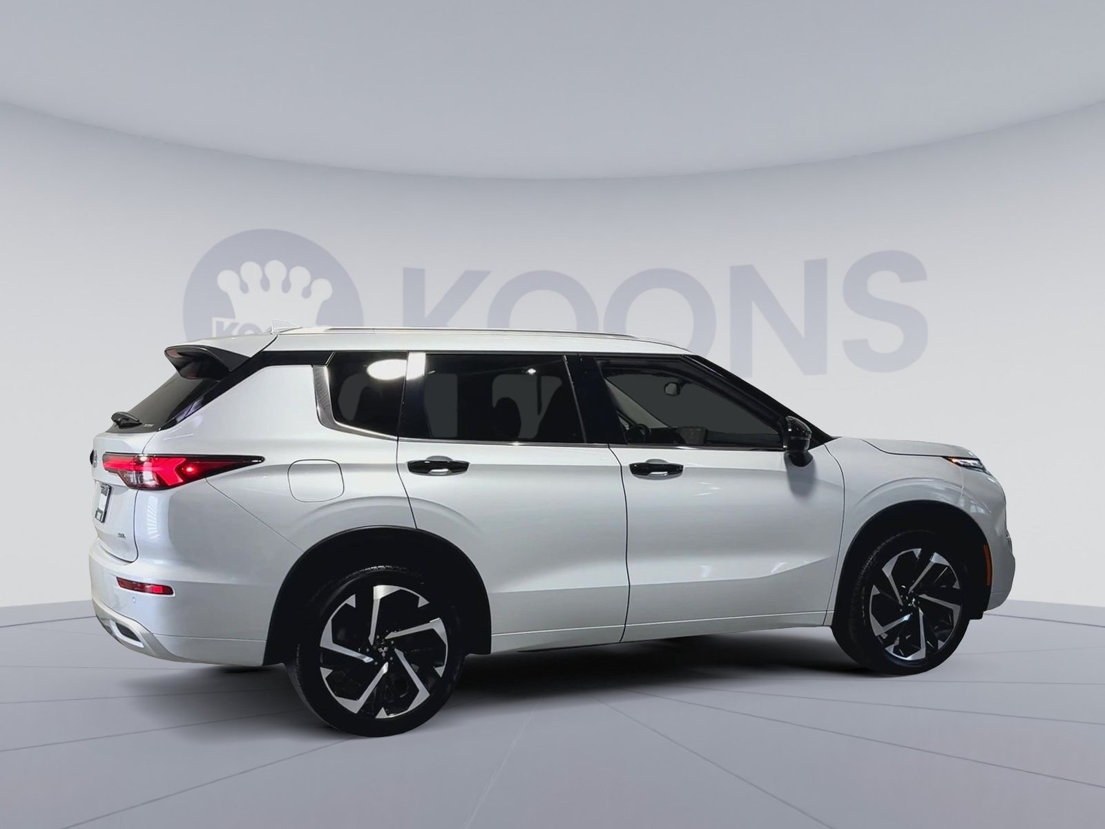 Used 2024 Mitsubishi Outlander SEL AWD/4WD image 11