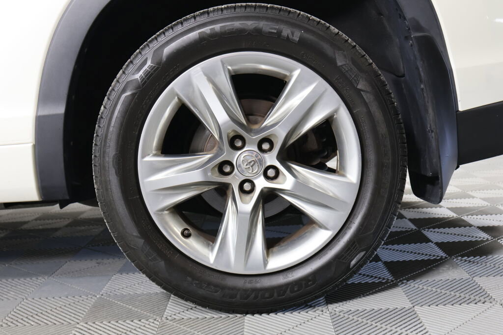 Used 2015 Toyota Highlander Limited image 8