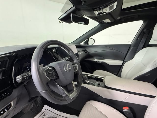 Used 2025 Lexus RX 350 Premium w/ Accessory Package FWD image 7