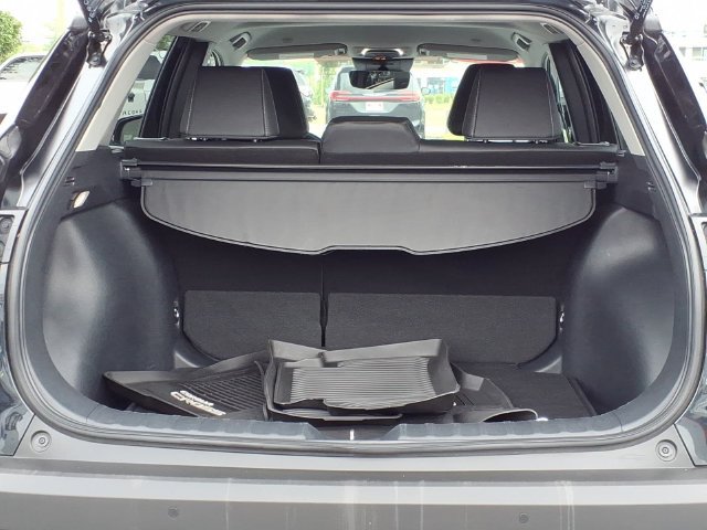 Certified 2025 Toyota Corolla Cross XLE FWD image 8