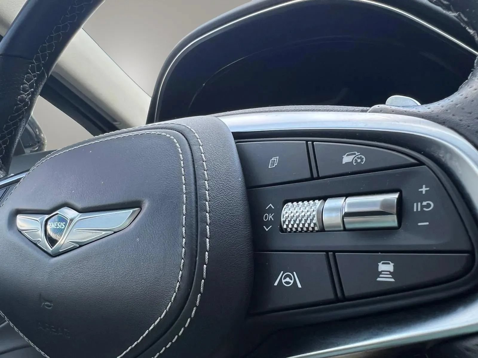 Used 2023 Genesis Electrified GV70 w/ Prestige Package AWD/4WD image 28
