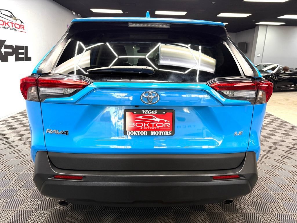 Used 2020 Toyota RAV4 LE FWD image 12