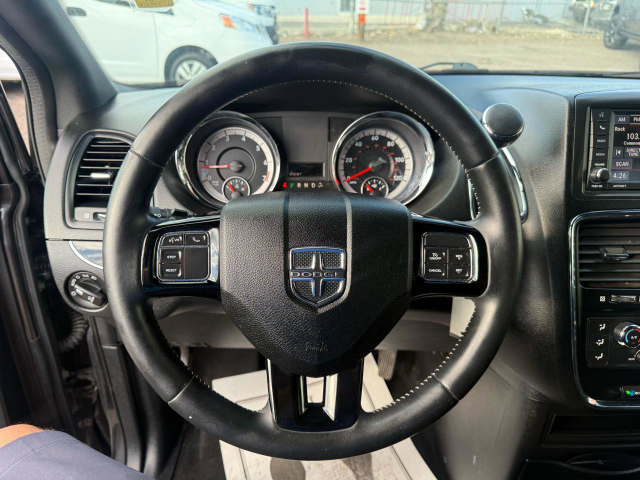 Used 2019 Dodge Grand Caravan SE FWD image 15