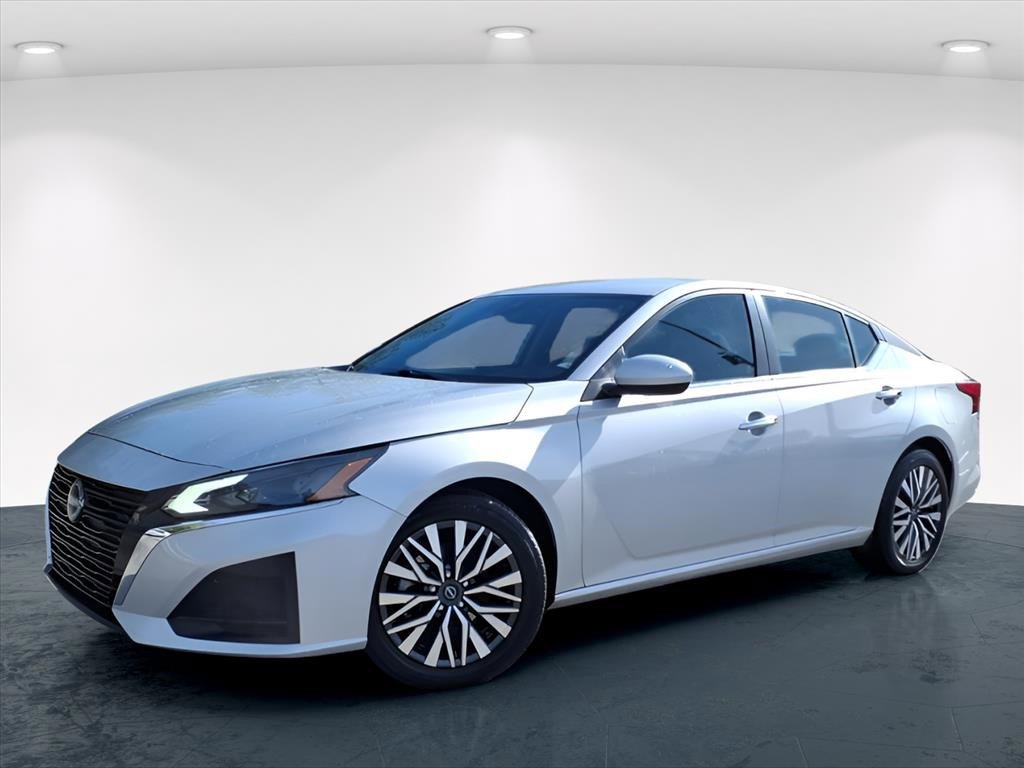 Used 2023 Nissan Altima 2.5 SV